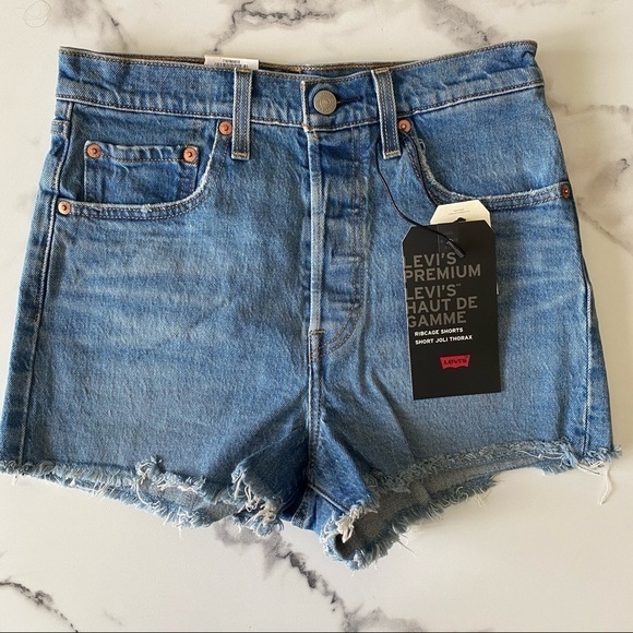 NEW Levi’s Ribcage High Rise Raw Edge Jean Shorts - Picture 5 of 12